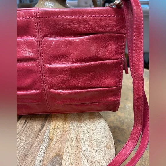 The Sak Limited Edition Pink Leather Crossbody Bag - Picture 3 of 16